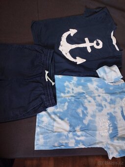 Modré kalhoty a trička vel 8-10let - 2