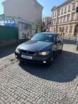 BMW 320i 2.0 benzín - 2