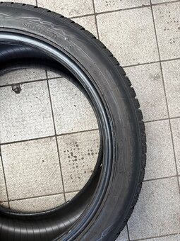 235/45R19 99V - 2