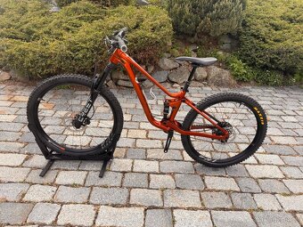 Juniorské celoodpružené kolo giant - 2
