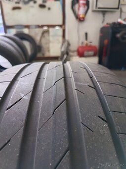 Pneu 235/45r20 100v - 2