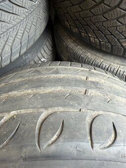 4x 235/35 ZR19 - 2