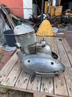 Jawa 250/353 Půlbuben/první typ - motor - 2