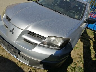 Mitsubishi Outlander - 2