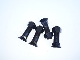 Zub lopaty na JCB - 2