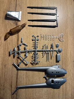 Retro plastový model vrtulníku VEB Plasticart Mi-4 - 2