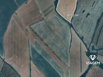 Pole 4 752 m², Podíl 50 % o výměře 2 376 m² - 2