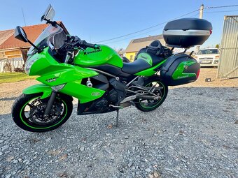 Kawasaki ER6 - 2