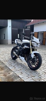 Triumph street triple 675 - 2