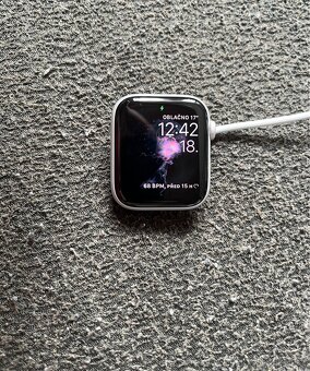 Apple Watch SE 2023 GPS + Cellular 44mm pouzdro - 2