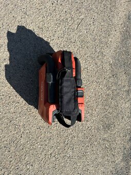 Hilti aku vysavač - 2