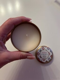 Svíčka v plechovce Scented candle - 2