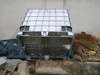 IBC nádrž 1000L - 2