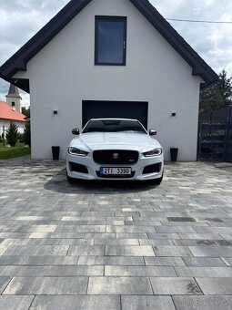 JAGUAR XE P300 2.0 L, AUTOMAT, 221 KW, R.V. 09/2018 - 2