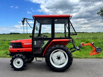 Japonský traktor KUBOTA GL 21 Diesel 3 válec, 21HP - 2