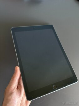 Apple iPad 6. generace 32GB - 2