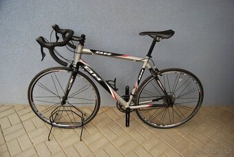 Silniční kolo BH - 2