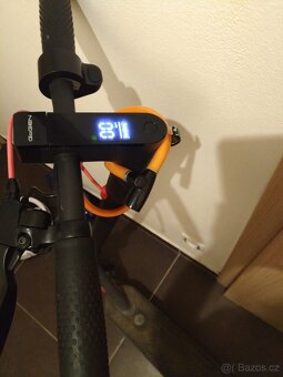 Elektrokoloběžka GOGEN VOYAGER s červeným PODsvícením - 2