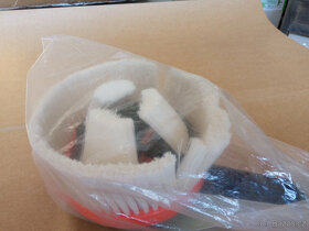 KARTÁČ NA MYTÍ AUT - 2