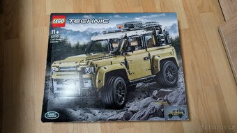 Lego Technic 42110 Land Rover Defender - 2