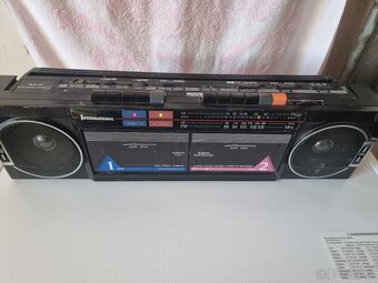 Prodám RETRO rádio INTERNATIONAL model AK 21 viz foto. - 2