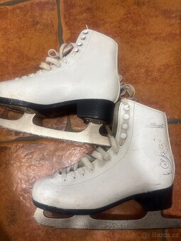 Brusle na led vel. 35 dívčí - 2