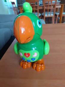 Mluvící ,chodící papoušek - 2