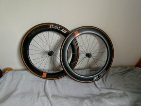 KARBONOVÁ ZAPLETENÁ KOLA DT SWISS 62mm. PC=60.990,- - 2