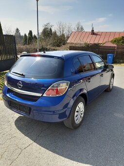 Opel Astra H 1.4i 66kw,r.v.2009,serv.kniha-138968km - 2