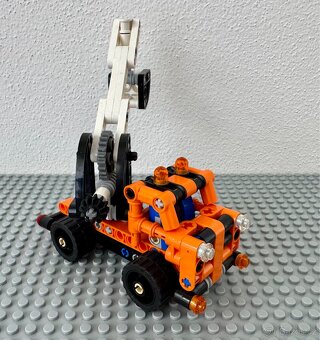 LEGO Technic 42088 - Pracovní plošina - 2