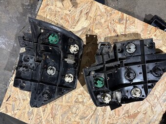 originální zadní kryty s paticemi na MB W140 - 2