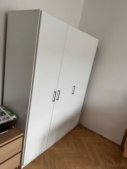 Bílá šatní skříň - 180x140x51 cm (VxŠxH) - 2