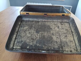 PLECHOVÁ KRABIČKA - 2