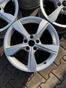 Alu Audi 5x112r17 7,5J ET 38 - 2