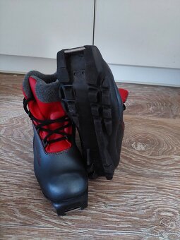 Prodám dětské boty na běžky Salomon sns velikost 33. - 2