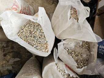 Kamínky na kamenný koberec - 2