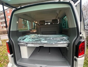 podlaha kolejnice VW T6.1 CALIFORNIA - 2