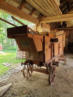 Prodám mlátičku, secí stroj a jiné historické vybavení - 2