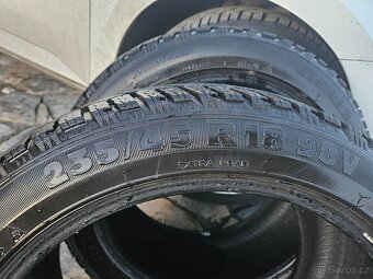 Zimní pneumatiky R18/45/235 - 2