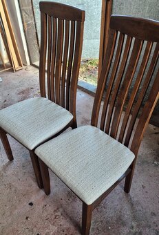 Dřevěné polstrované židle - 2