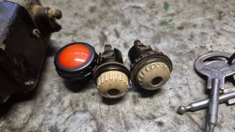 Věci na Zetor 25 - 2