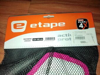 Chránič páteře  128-146 - 2