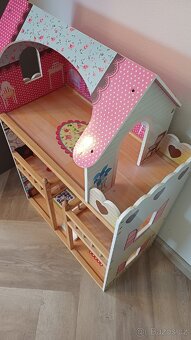 Domeček pro panenky - 2