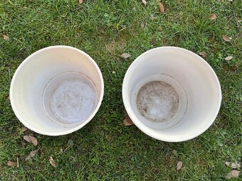 Daruji 2x velký květináč - 2