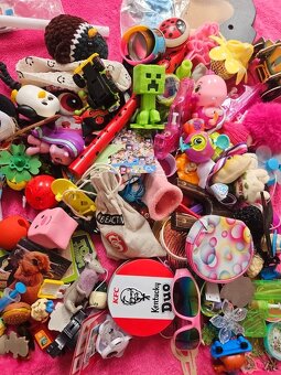 Velký mix hraček - 2