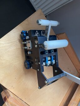 Ruční olepovací stroj - 2