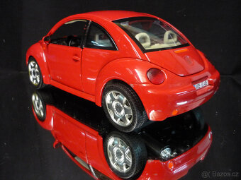 Volkswagen New Beetle VW Bburago 1/18 - 2
