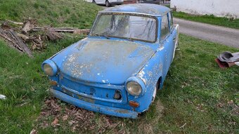 Trabant 601 limuzína 1970 + náhradní díly - 2