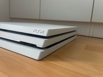 Playstation 4 Pro - 1TB - 2