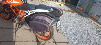Držáky bočních brašen Duke 390 + brašny - 2